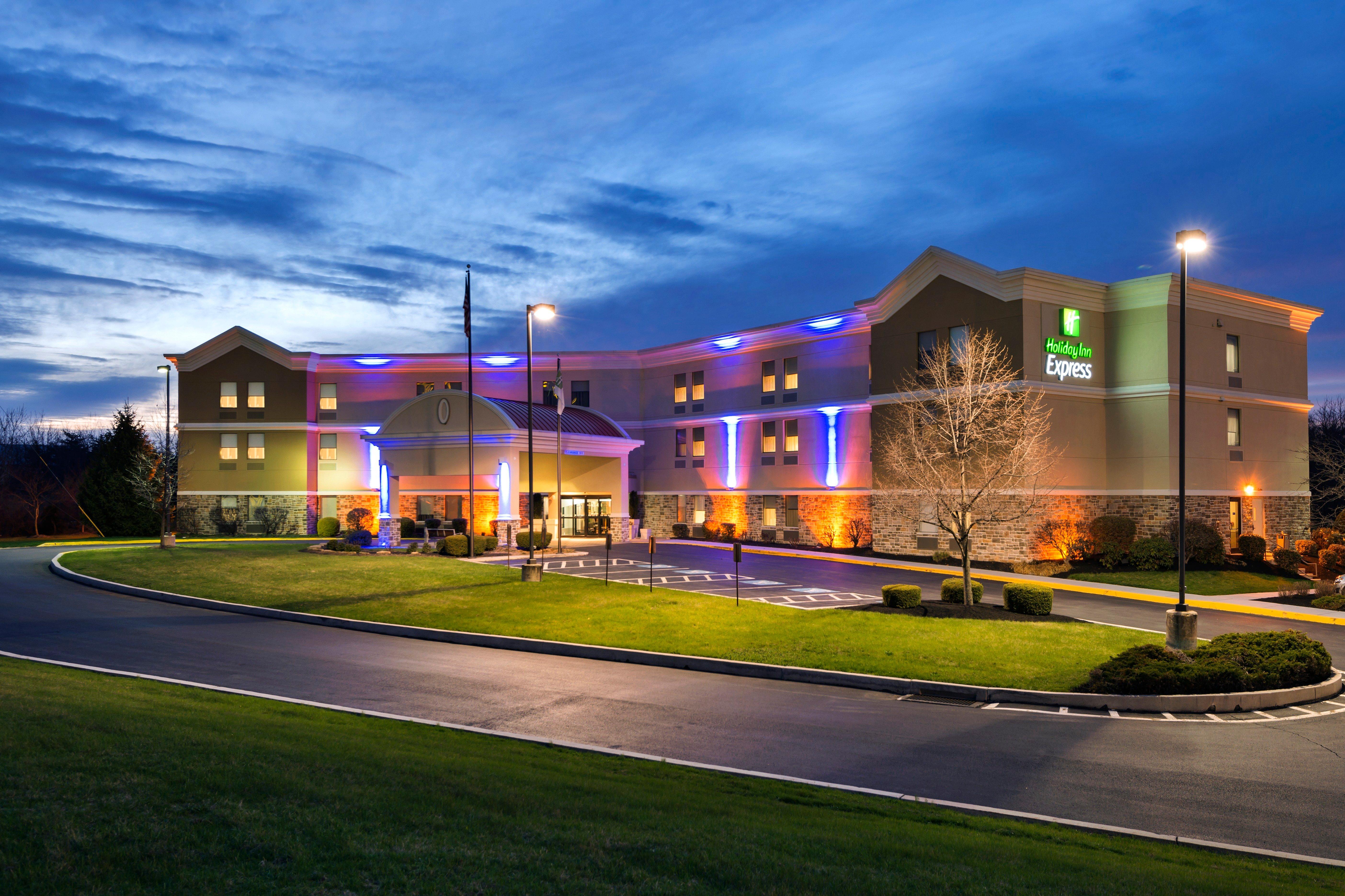 Holiday Inn Express Harrisburg I-81 - Hershey By Ihg Manadahill Eksteriør bilde